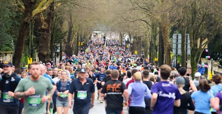 People running in Bath Half Marathon