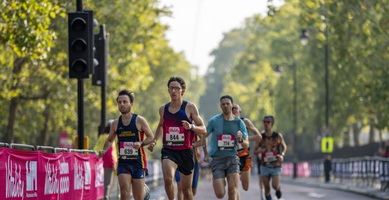 Participants make their way round the Vitality London 10.000 course