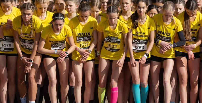 Mini london marathon start line with line of girls waiting to start.