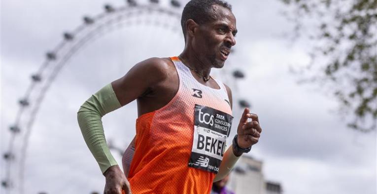 Kenenisa Bekele passes the London Eye as he competes in the Elite Men’s Race during The TCS London Marathon in 2024