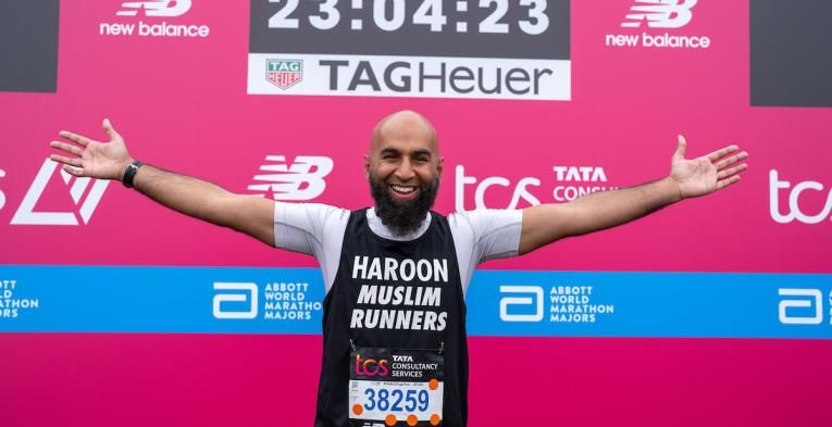 Haroon Mota, founder of Muslim Runners, at the start of the TCS London Marathon