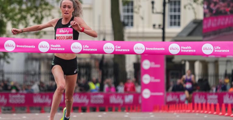 Eilish McColgan approaches the Finish Line at the 2022 Vitality London 10,000