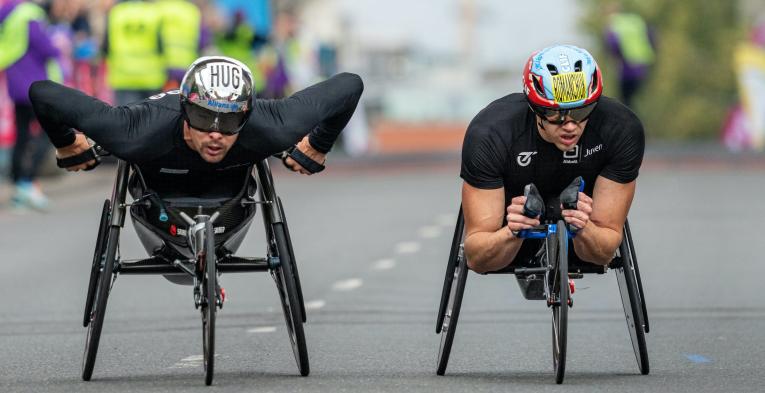 Hug and Romanchuk at the TCS London Marathon