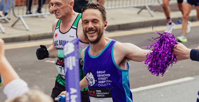 A TCS London Marathon participant running for GOSH Charity