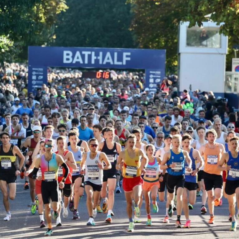 Lots of people running the Bath Half marathon.