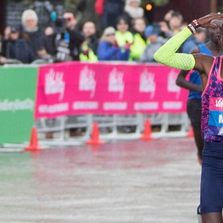 Sir Mo Farah wins The Vitality Big Half 2018