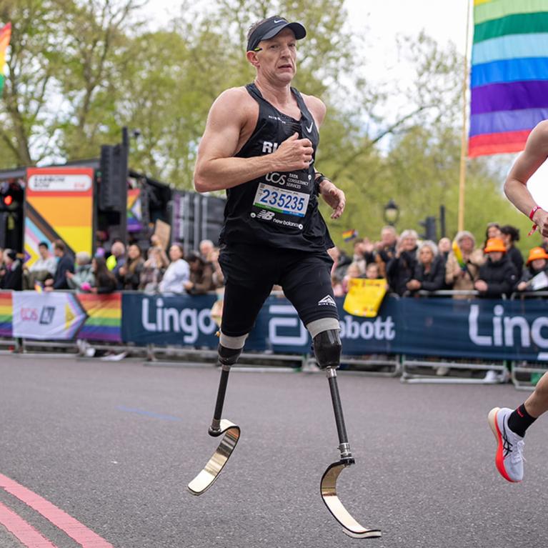 Richard Whitehead at the 2024 TCS London Marathon