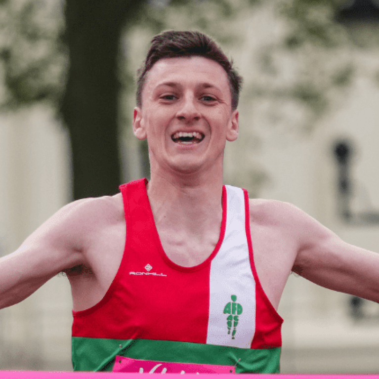 Photo of Ellis Cross winning the 2022 Vitality London 10,000