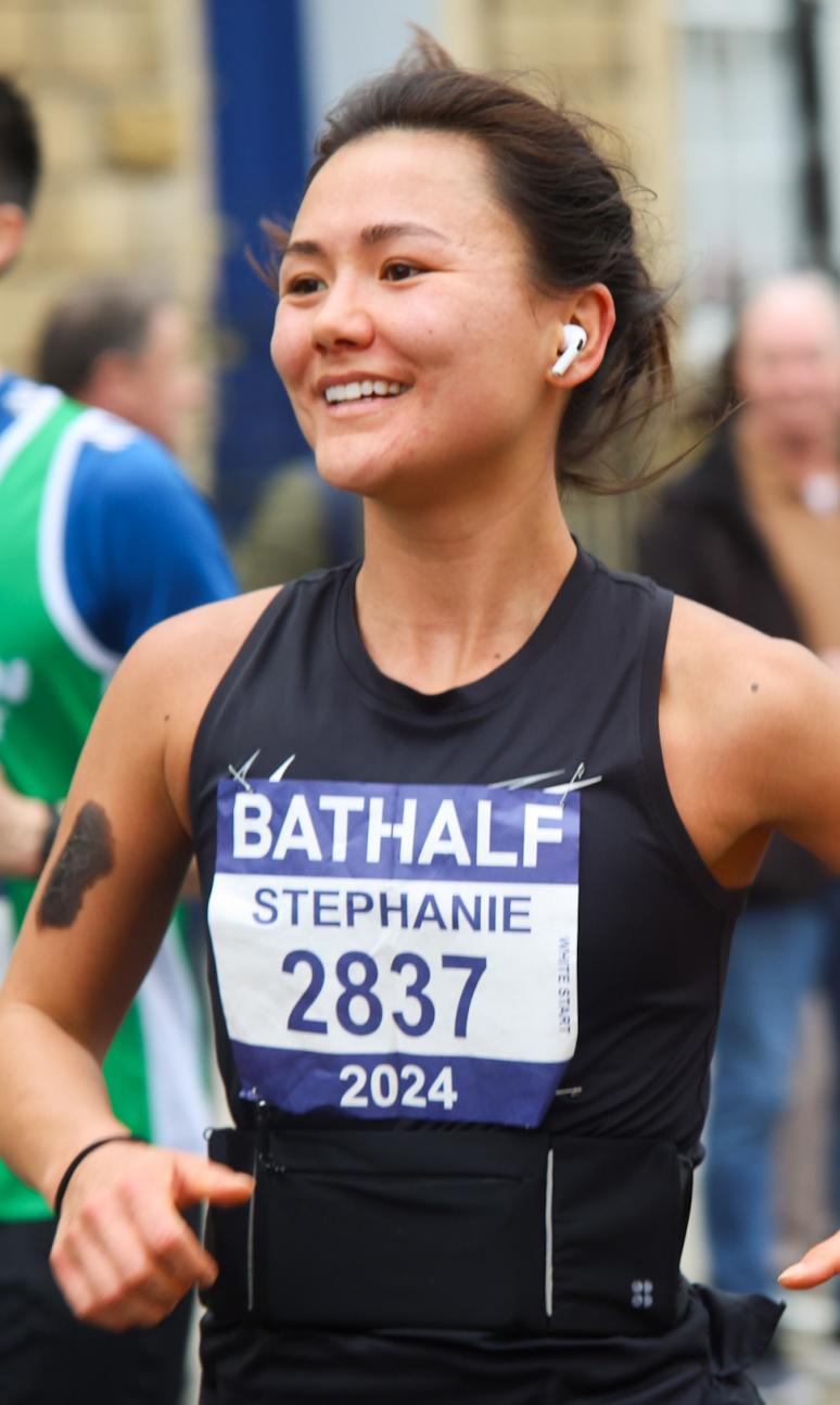 People running in the Bath Half marathon