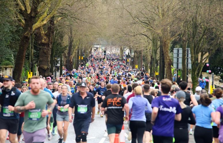 People running in Bath Half Marathon