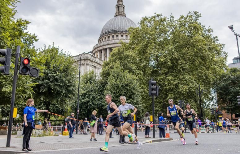 Great City Race pass St. Paul's Cathedral 