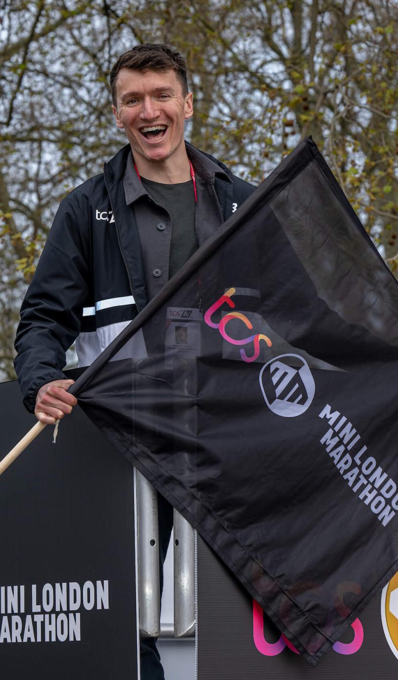 Jake Wightman starts the TCS Mini London Marathon